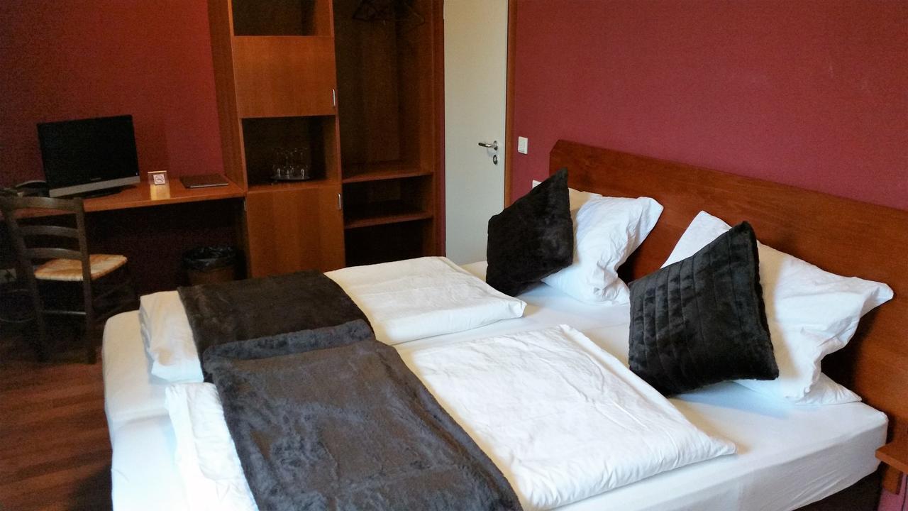 Ellenbergs Restaurant & Hotel Hessheim Luaran gambar